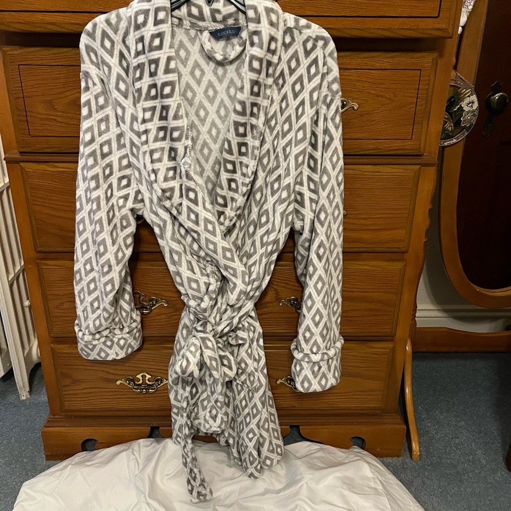 Gray Geometric Patterned Women's Robe - Picture 2 of 7